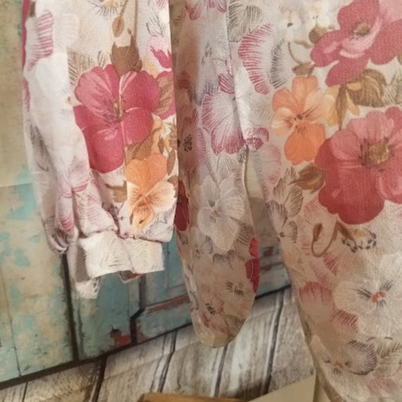 VINTAGE Floral Blouse by Ze - Picture 5 of 9